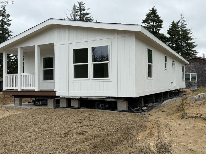 Property Photo:  34725 Neptune Ct  OR 97131 