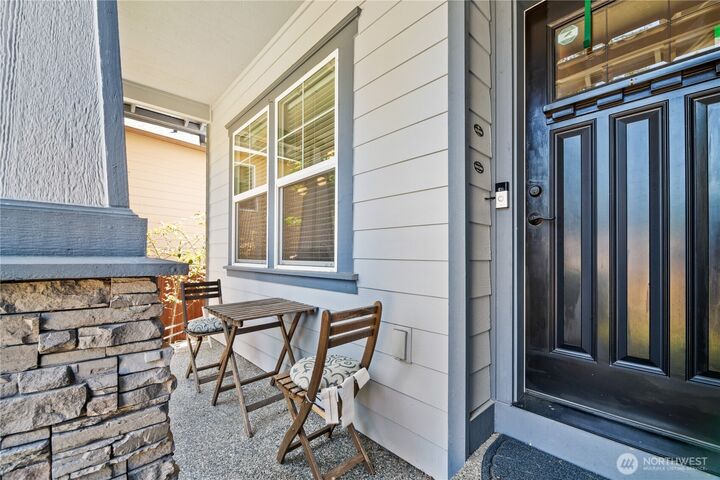 Property Photo:  124  147th Place SE  WA 98087 