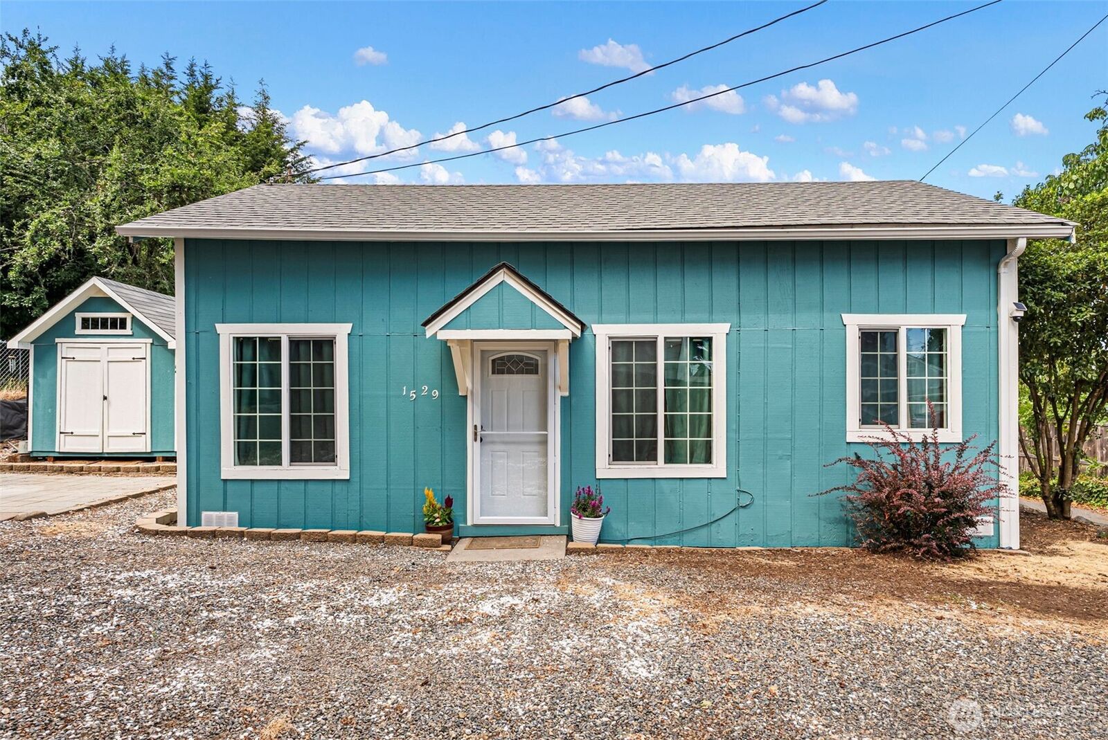 Property Photo:  1529 N Montgomery Avenue  WA 98312 