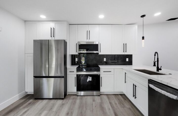 Property Photo: 5586 N Lakewood Circle A FL 33063