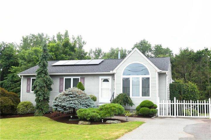 Property Photo:  9 Mallory Court  RI 02910 