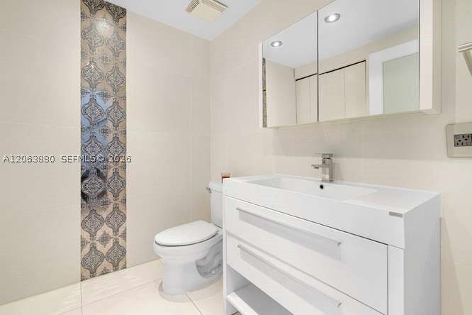 Property Photo:  690 SW 1st Ct 1506  FL 33130 