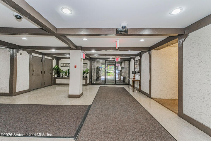 Property Photo: 2 Elmwood Park Drive 206 NY 10314