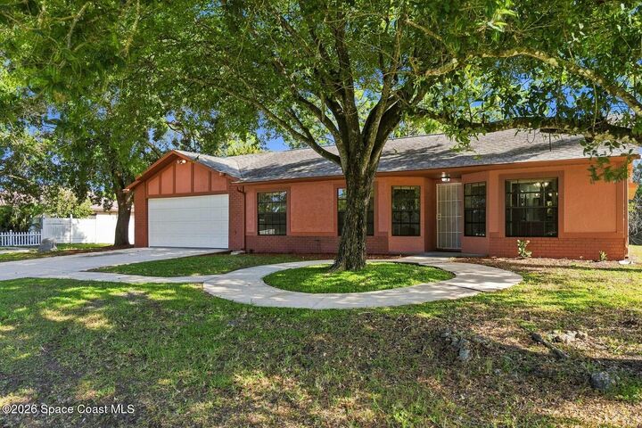 Property Photo:  792 Emerson Drive NE  FL 32907 