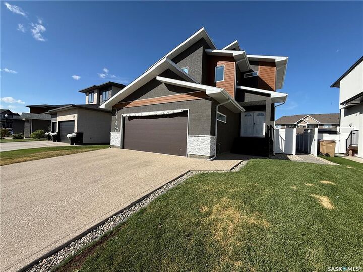 Photo de la propriété:  4142 A/B Green Olive Way E  SK S4V 1P8 