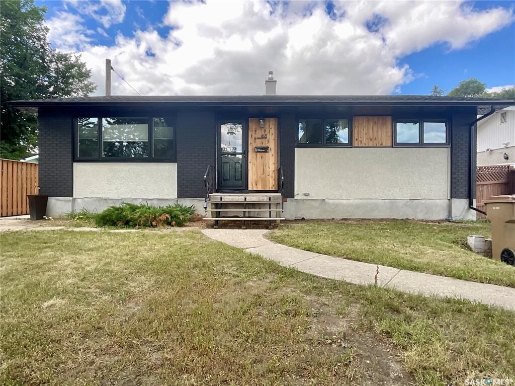 Property Photo:  68 Cameron Crescent  SK S4S 2X2 
