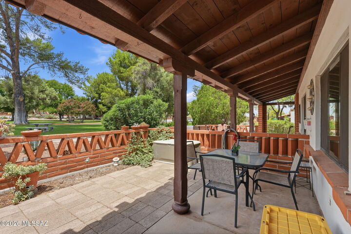 Property Photo:  135 S Paseo Quinta B  AZ 85614 
