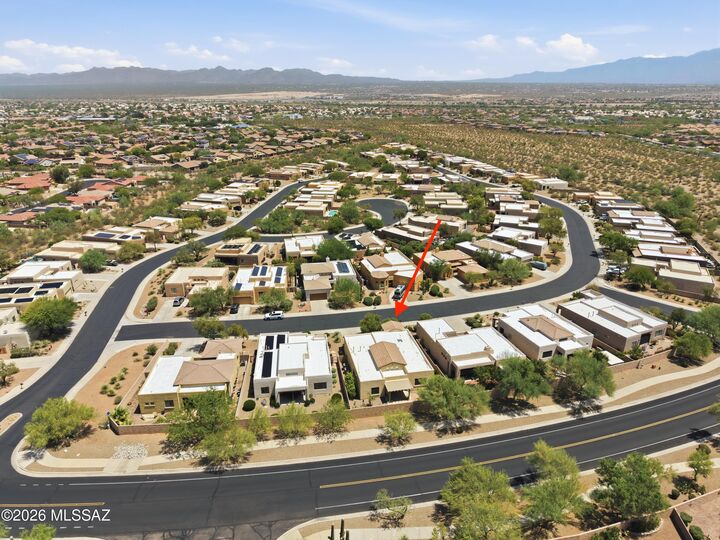 Property Photo:  8060 N Painted Feather Drive  AZ 85743 