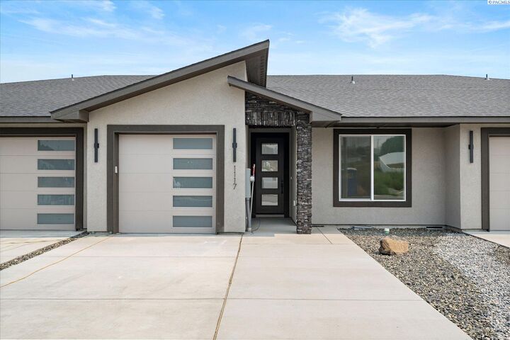 Property Photo: 1117 Fairhaven Loop 5 WA 99352