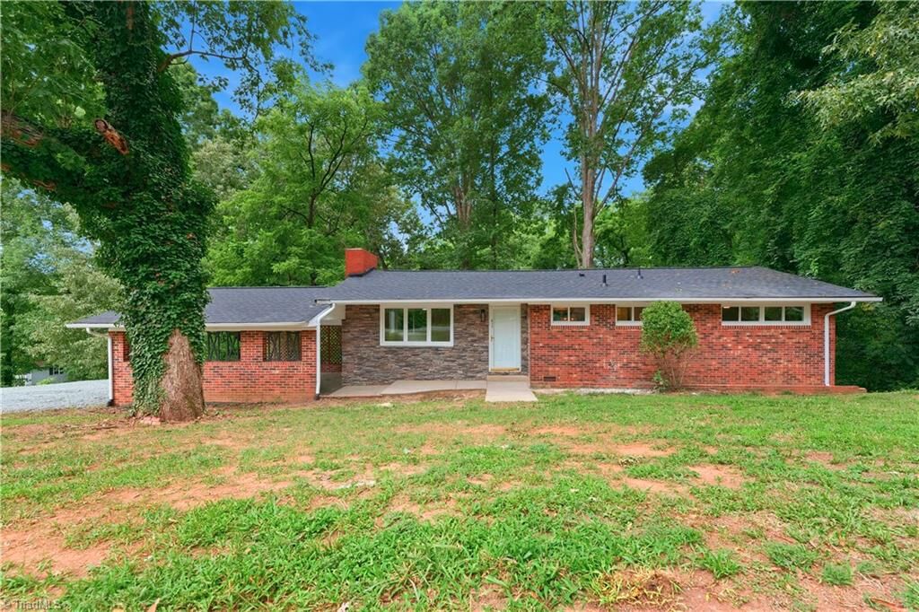 Property Photo:  613 Millner Street  NC 27288 