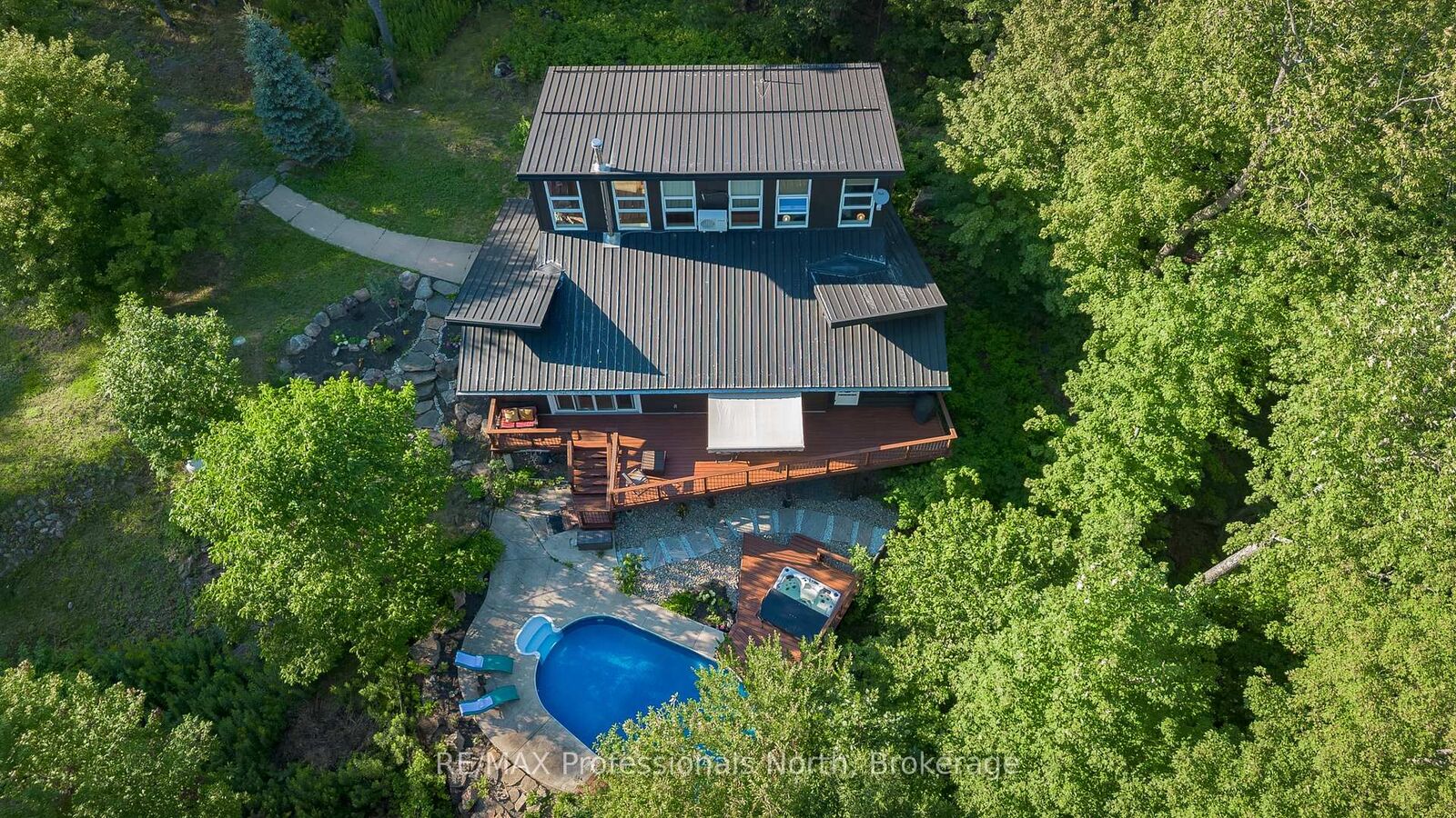 Property Photo: 1756 Brunel Road ON P1H 2J3