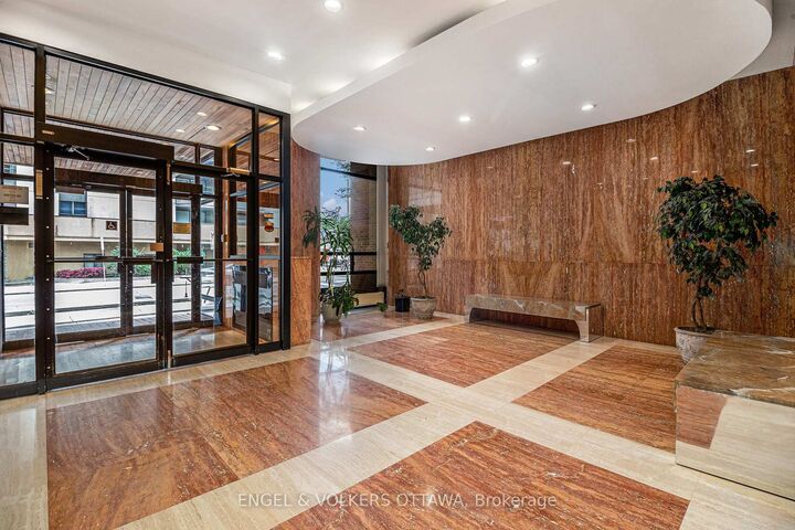 Property Photo: 475 Laurier Avenue W 907 ON K1R 7X1