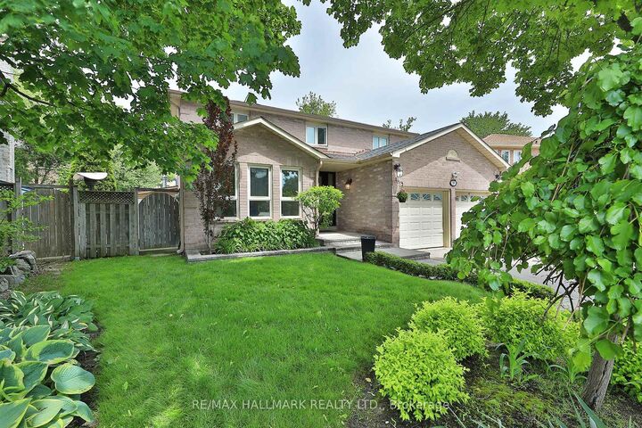 Property Photo:  58 Pickett Crescent  ON L4C 9L3 