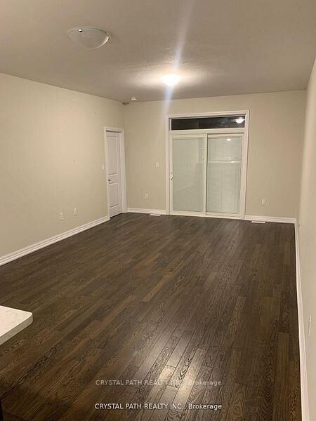 Photo de la propriété: 4311 Mann Street 52 (Room 2) ON L2G 0E7