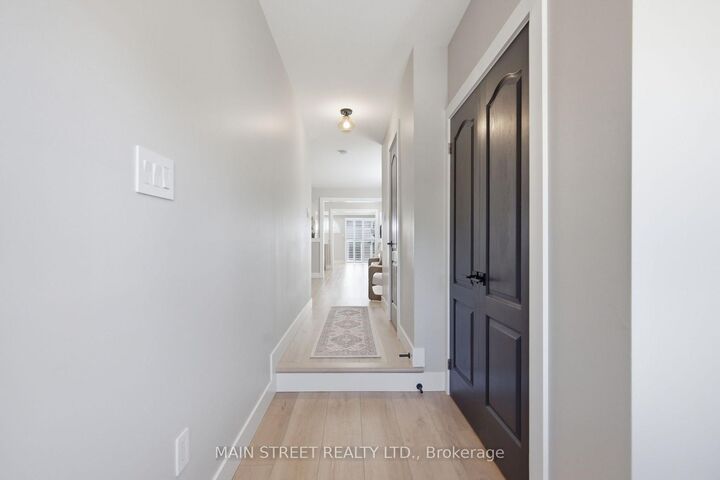 Photo de la propriété:  90 Four Seasons Crescent  ON L9N 0C4 