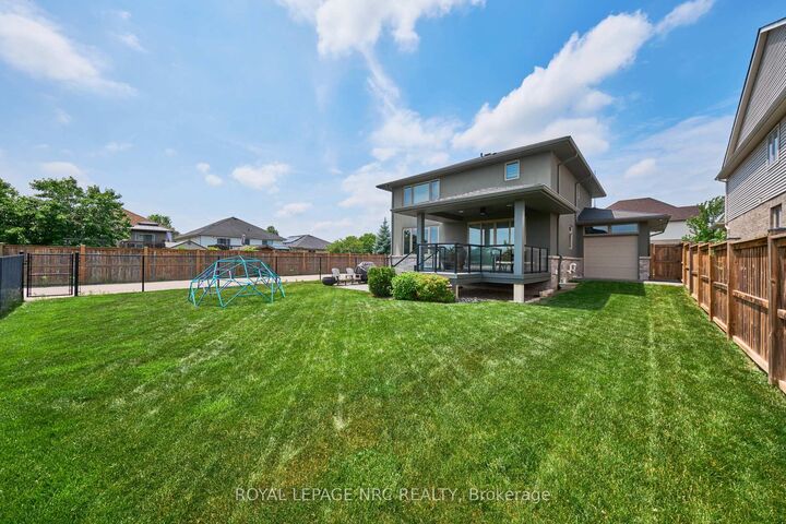 Property Photo:  80 Days Avenue  ON L2V 0E6 