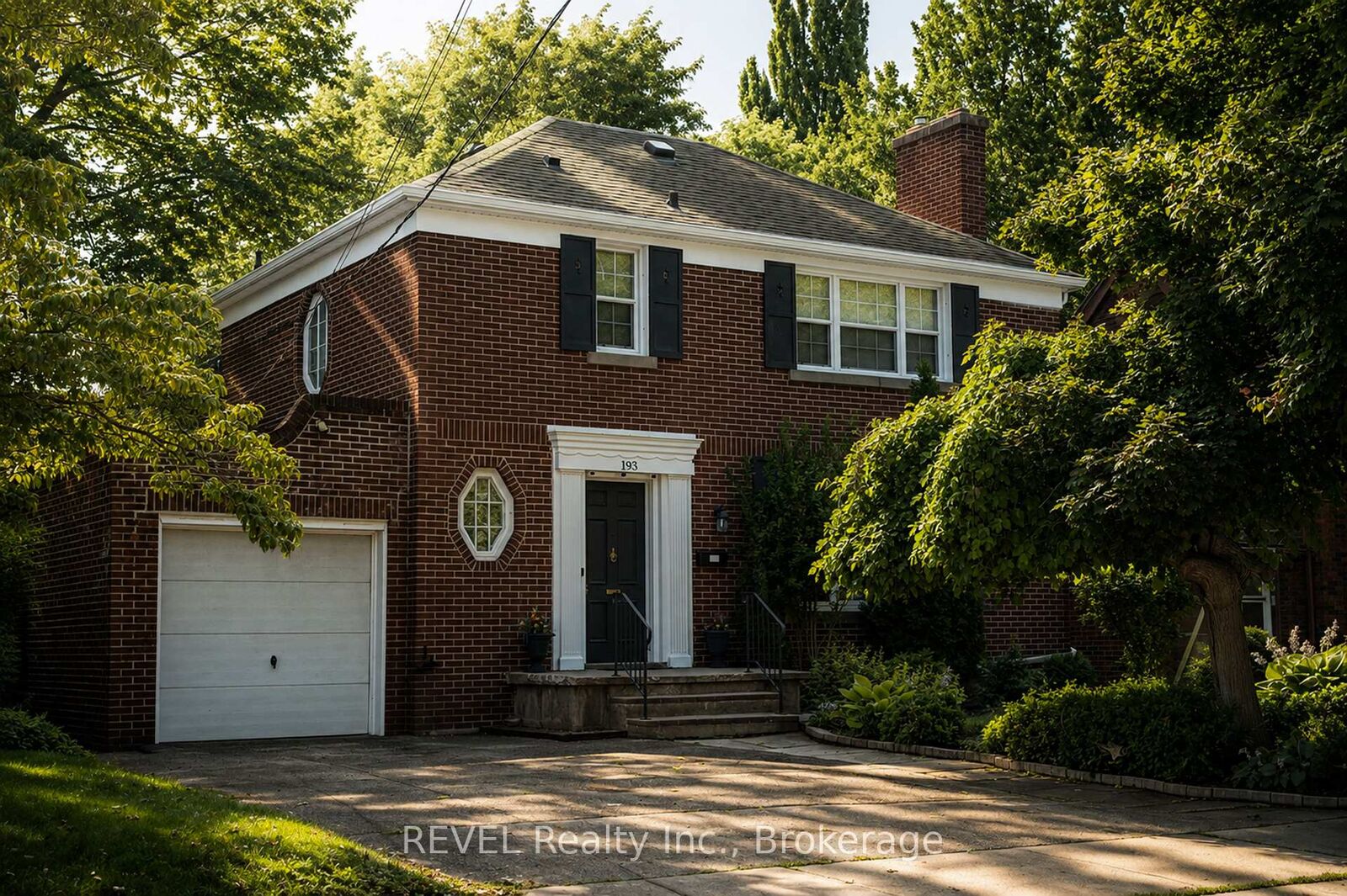 Property Photo:  193 Ontario Street  ON L2R 5K8 