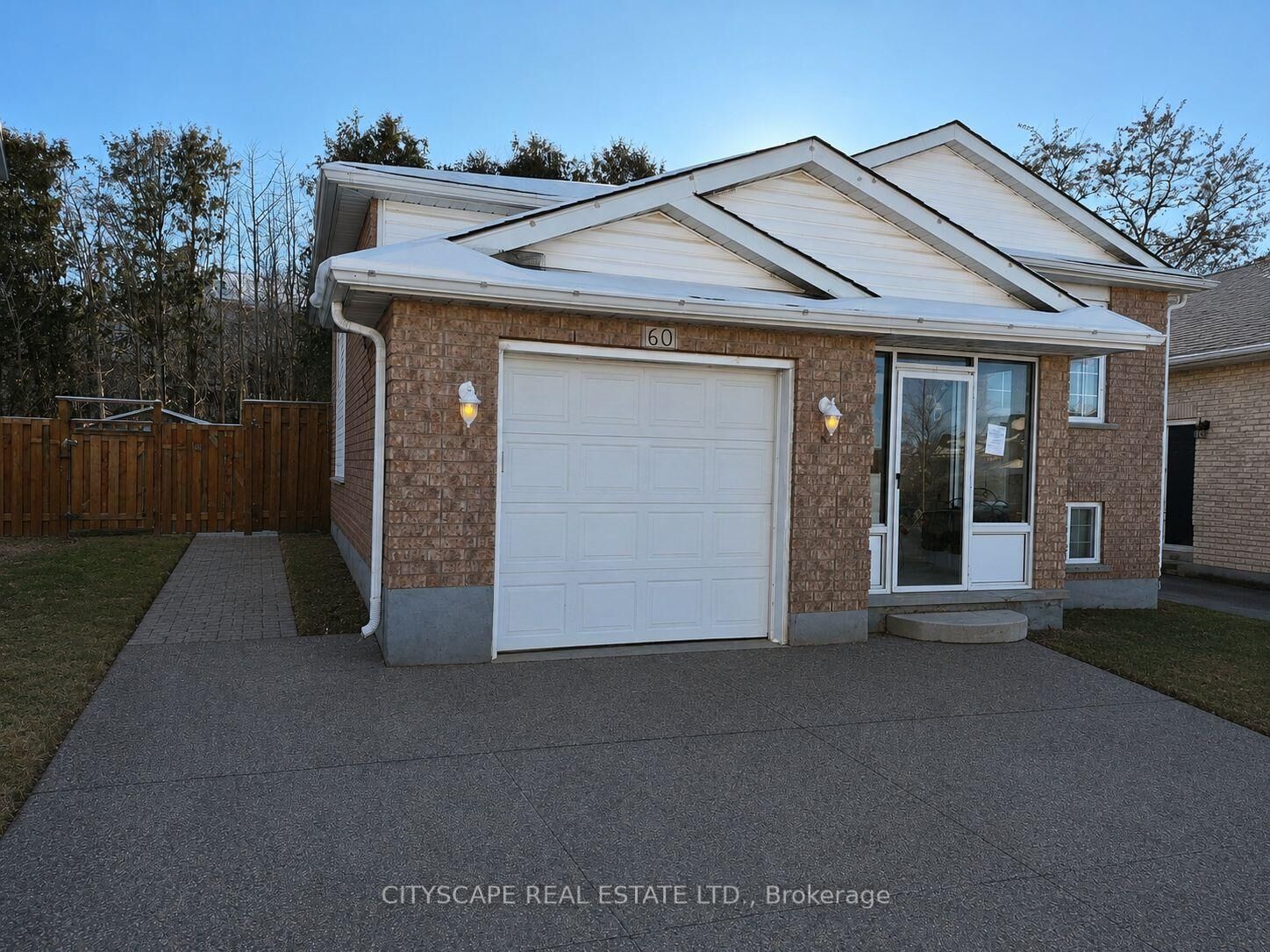 Property Photo:  60 Castlewood Place  ON N1R 8K6 