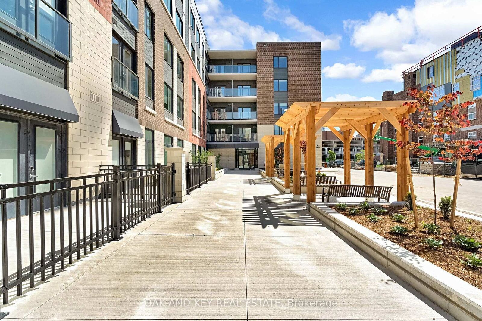 Property Photo:  385 Hill Street 202  ON N6B 1E4 