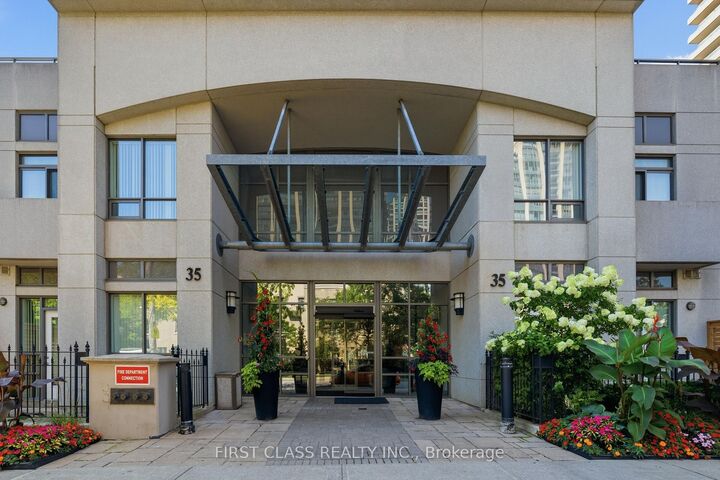 Property Photo:  35 Hollywood Avenue 922  ON M2N 0A9 