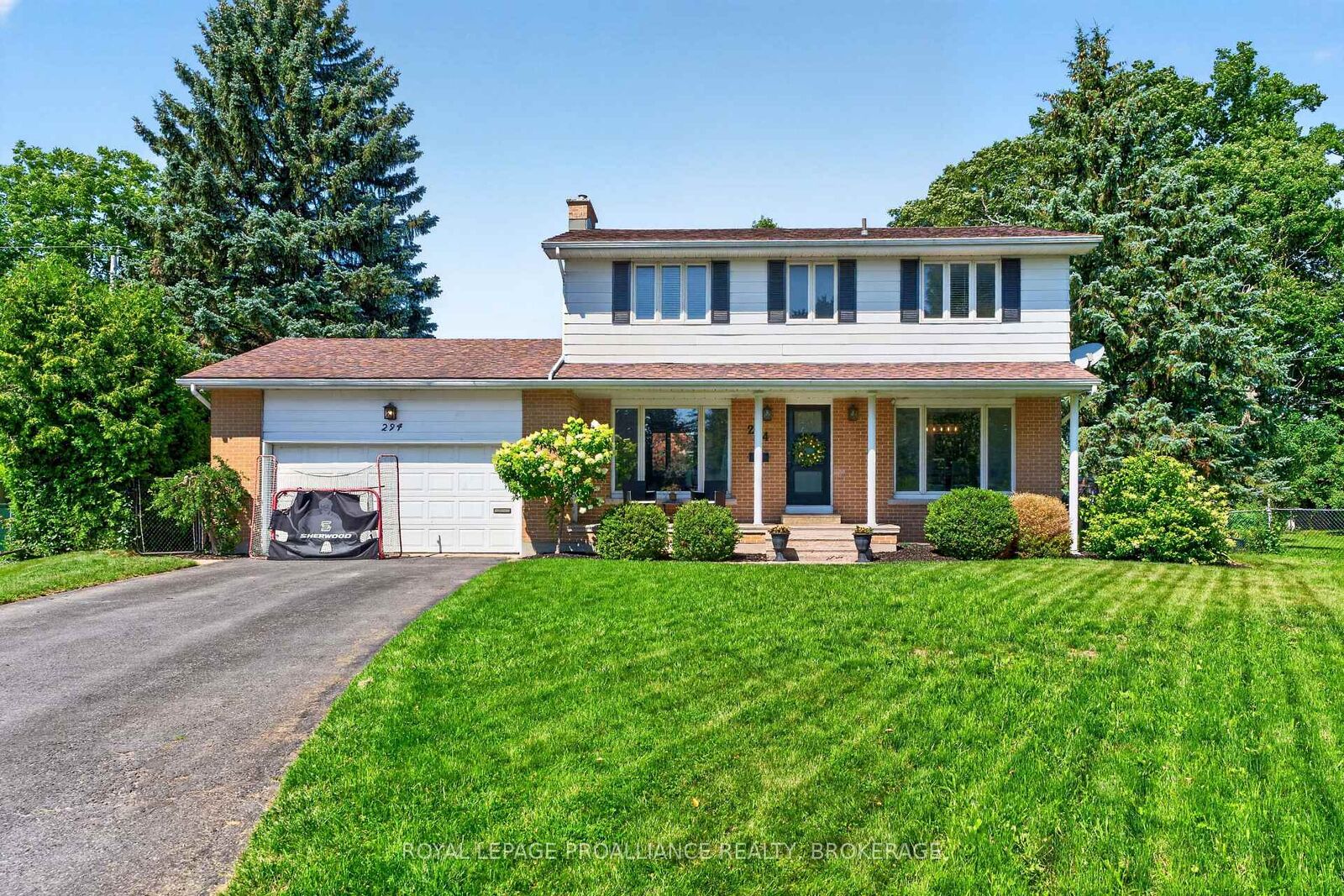 Property Photo: 294 Rosemount Terrace ON K7M 4A3