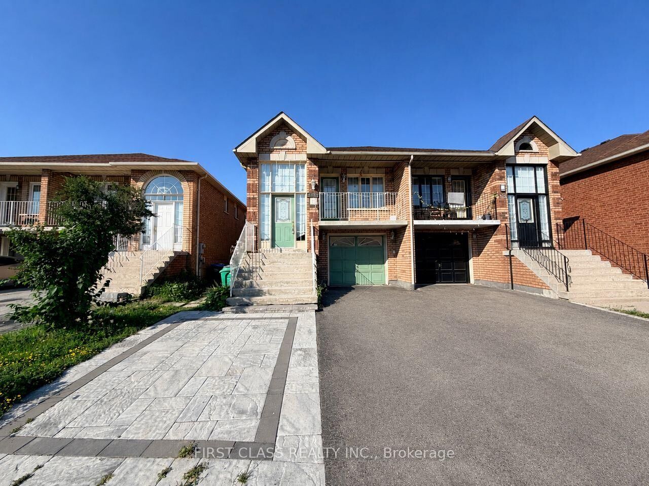 Property Photo:  5323 Red Brush Drive Upper  ON L4Z 3Z5 