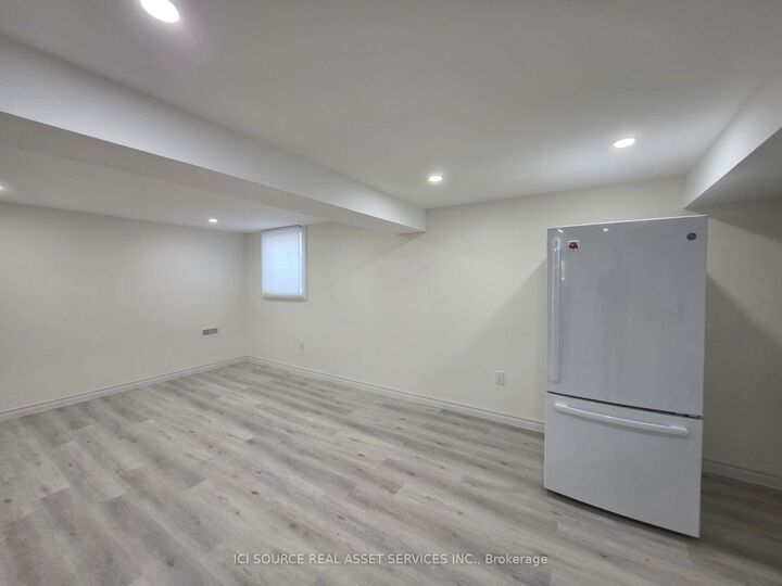 Property Photo: 1324 Odessa Crescent Basement ON L6H 1R8