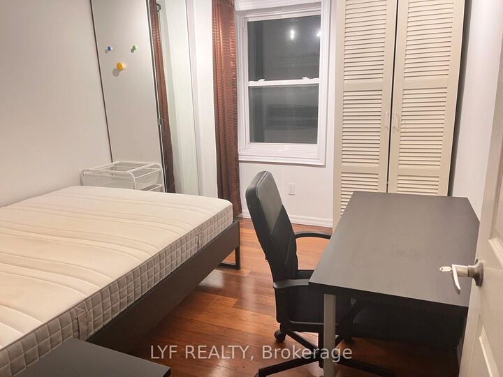 Property Photo:  193 Brunswick Avenue Upper A &Amp B  ON M5S 2M4 