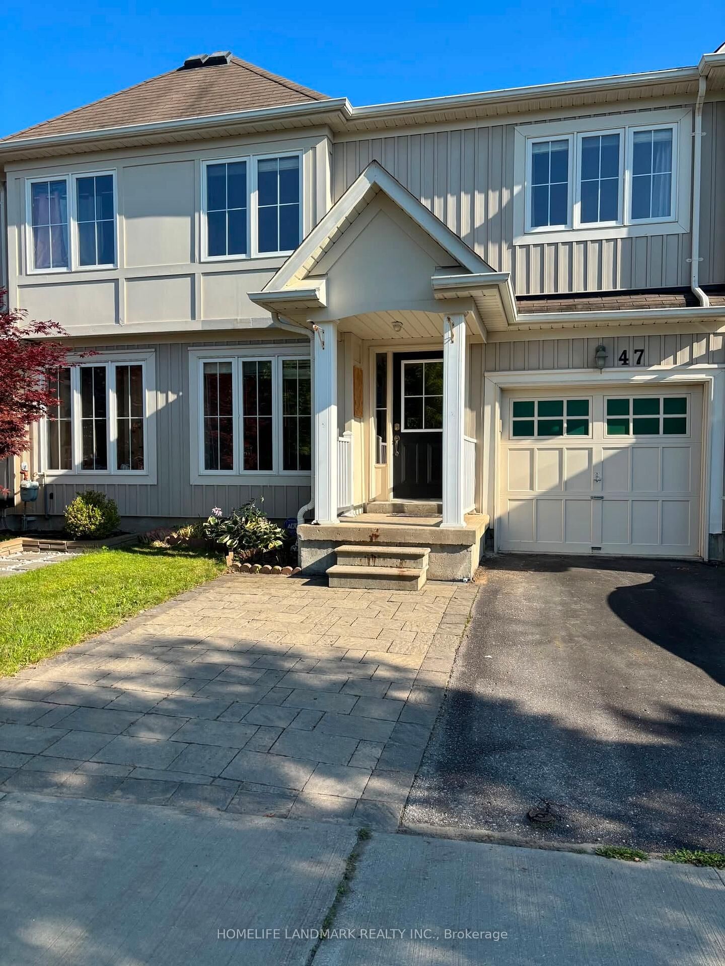 Property Photo:  47 Seven Oaks Street  ON L1R 0C2 