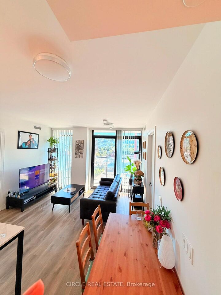 Property Photo: 1 Jarvis Street 827 ON L8R 3J2