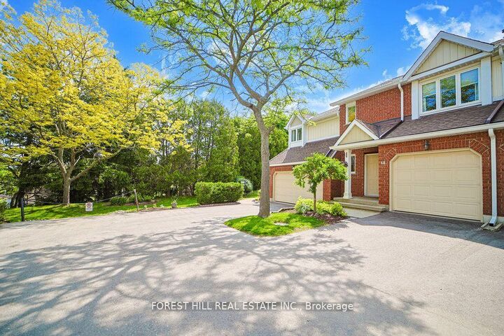 Photo de la propriété:  523 Beechwood Drive 15  ON N2T 2G7 
