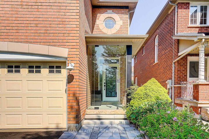 Property Photo: 47 Melville Street ON L4B 4J1