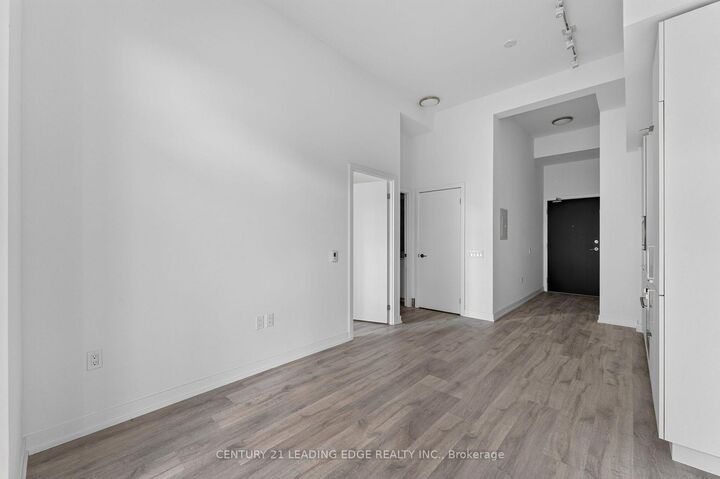 Property Photo:  7 Golden Lion Heights N908  ON M2M 0C1 