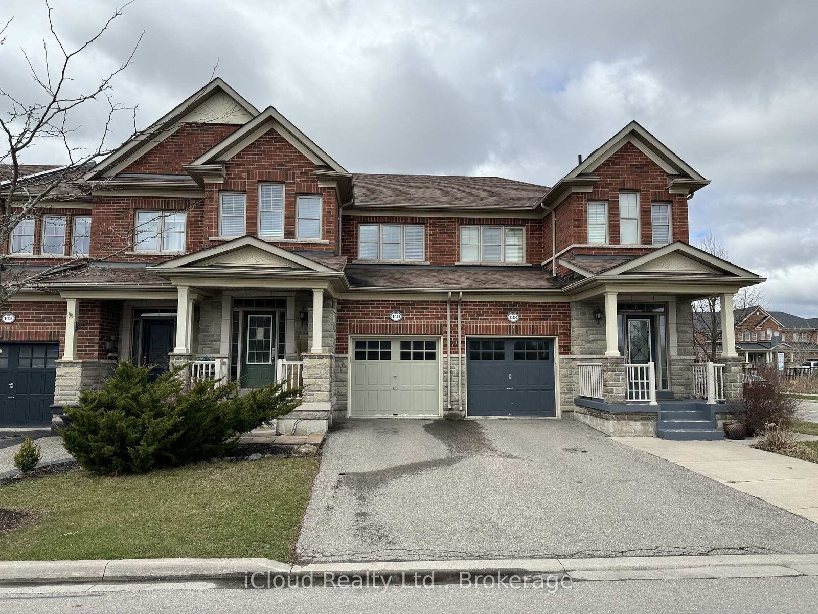 Property Photo:  140 Duncan Lane  ON L9T 3X3 