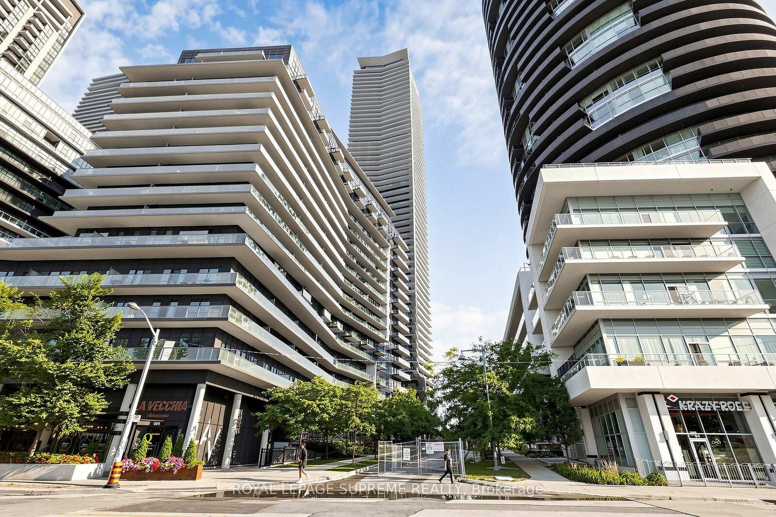 Property Photo: 38 Annie Craig Drive 2708 ON M8V 0A8