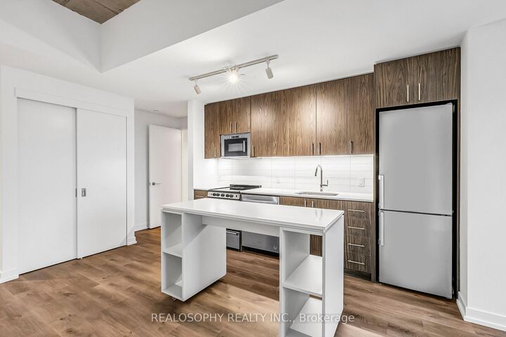 Photo de la propriété: 115 Larchmount Avenue 509 ON M4M 2Y6