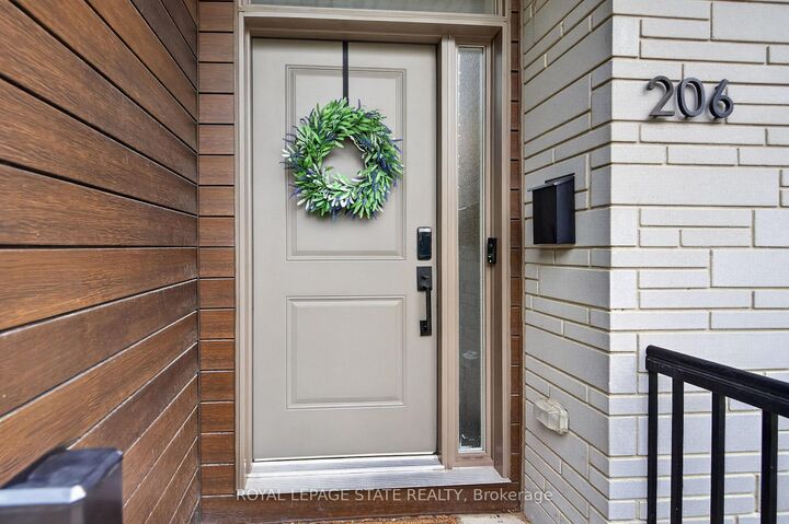 Property Photo: 206 Canada Street ON L8P 1P6