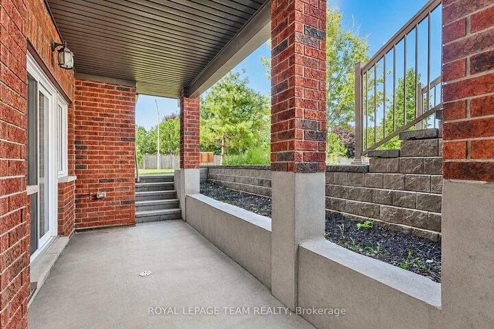 Property Photo: 105 Fraser Fields Way H ON K2J 5V1