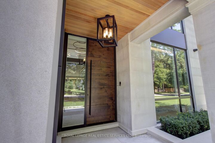 Property Photo: 1472 Oakhill Drive ON L6J 1Y5