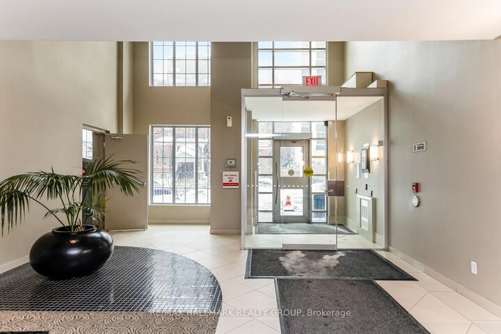 Photo de la propriété: 138 Somerset Street W 502 ON K2P 0A3