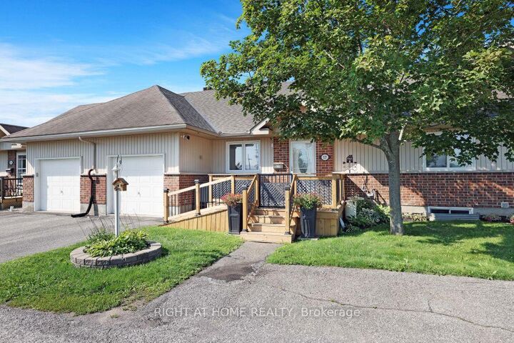 Property Photo:  527 Pumpkin Patch Private  ON K0A 2Z0 