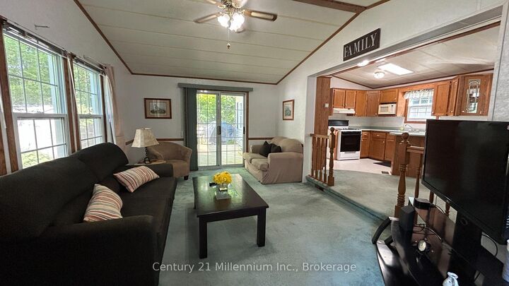 Property Photo:  41 The Boardwalk N/A  ON L9Z 3A8 