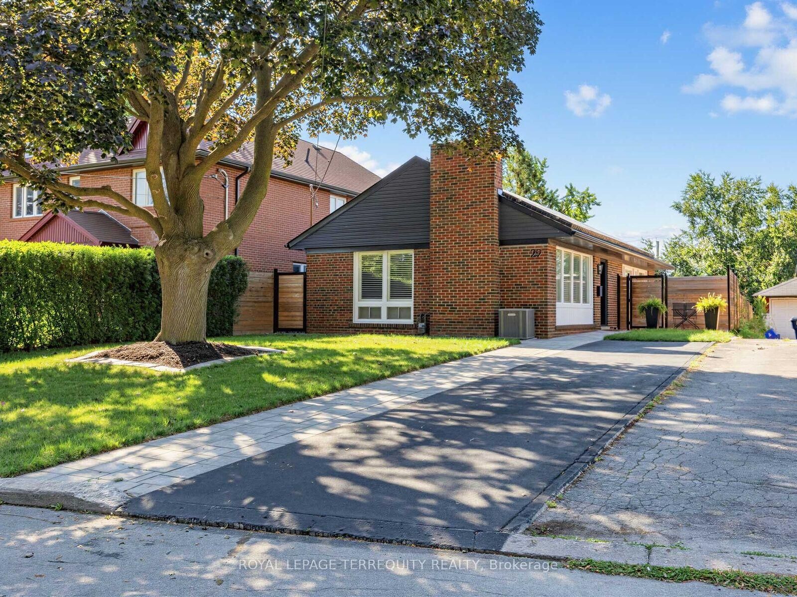 Property Photo:  29 Sedgewick Crescent  ON M1K 3T5 