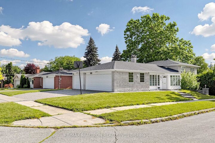 Property Photo: 18 Olsen Drive ON M3A 3J2