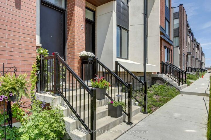 Property Photo: 130 Frederick Tisdale Drive 2 ON M3K 0A5