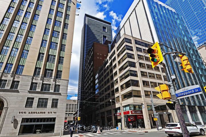 Property Photo:  70 Temperance Street 4207  ON M5H 0B1 