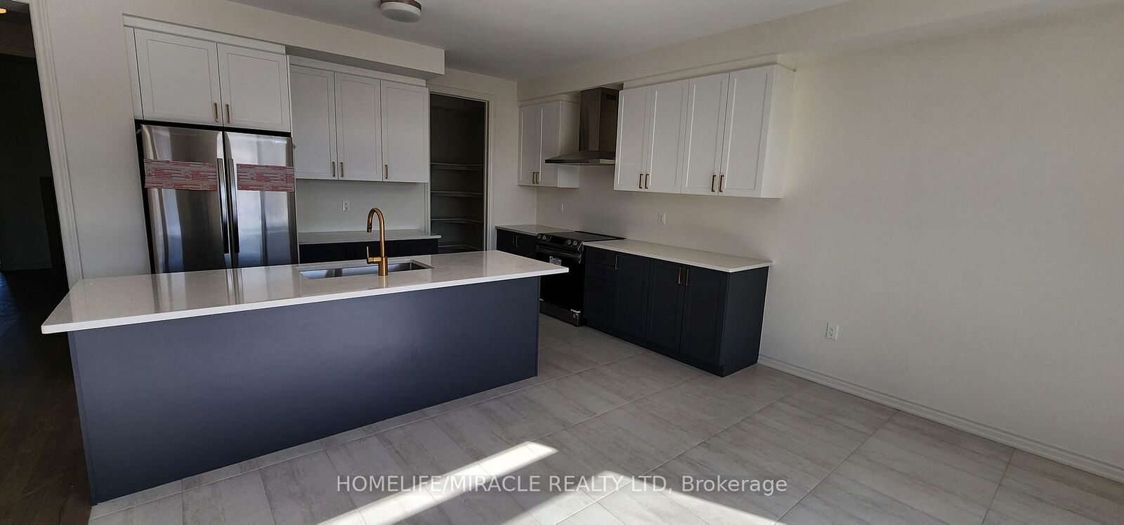 Property Photo:  30 Hummingbird Grove  ON L0G 1W0 