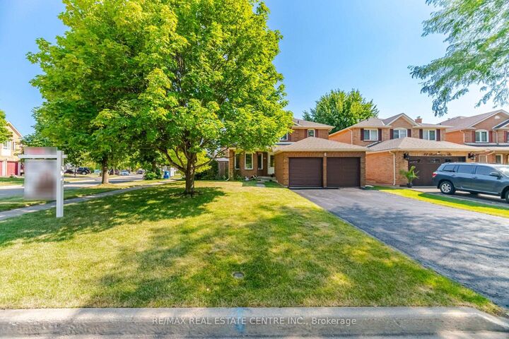 Photo de la propriété: 46 Butlermere Drive ON L6Y 4R9
