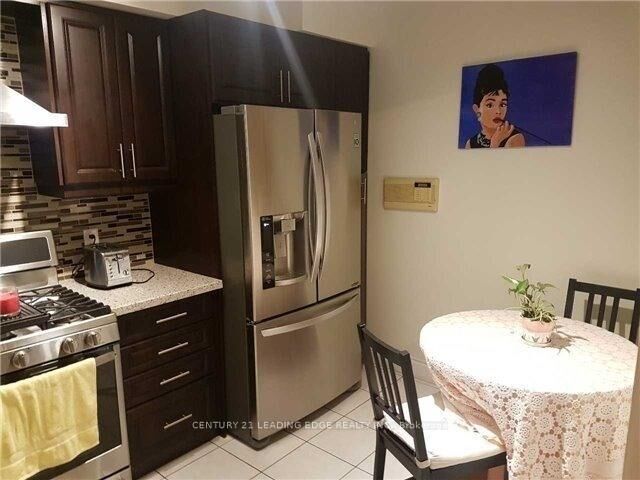 Property Photo:  2080 Leanne Boulevard 84  ON L5K 2S6 