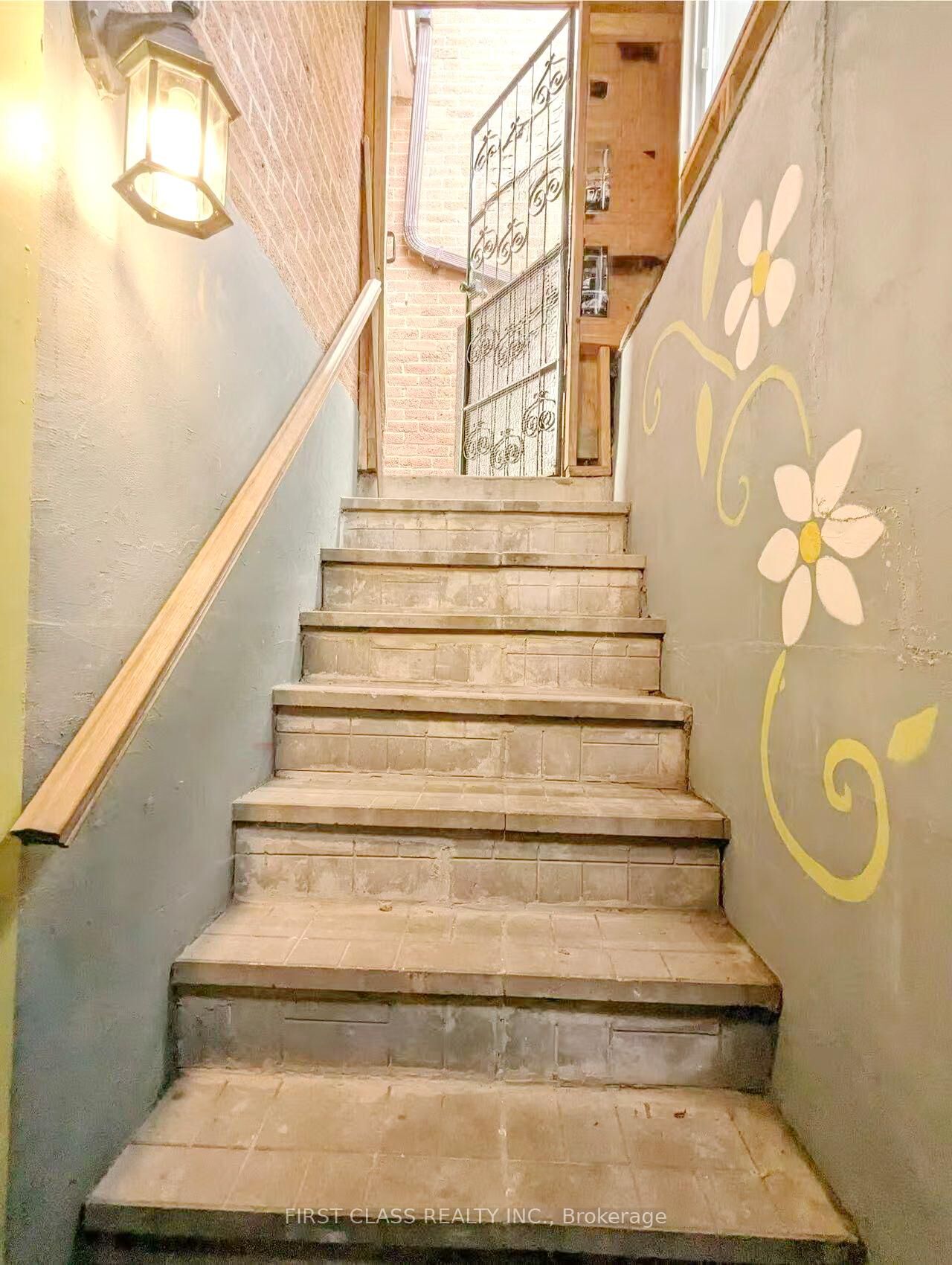 Property Photo:  1226 Kos Boulevard Bsmnt  ON L5J 4L7 